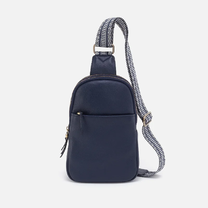 Cass Sling In Pebbled Leather - Sapphire